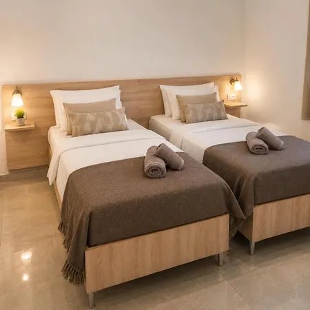 Lägenhet Fully Renovated Two Bedroom Luxury By Bessie's Village *